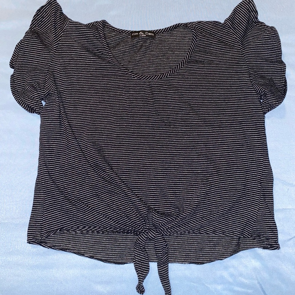 Kim & Cami Black Puff Sleeve Tie Front Blouse